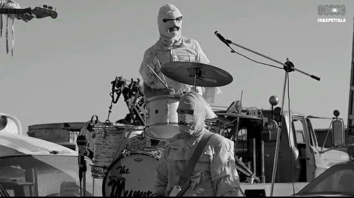 The Mummies llevan ‘terror’ y música al desierto con noche irrepetible
