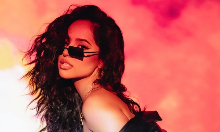 Becky G Echa Fuego Con Su Nuevo álbum Esquemas Monterrey Live 4235