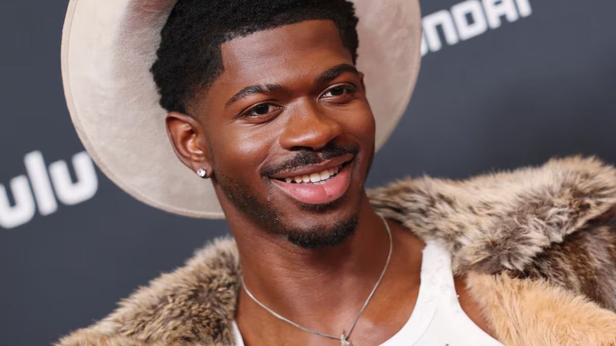 Arrestan y hospitalizan al rapero Lil Nas X