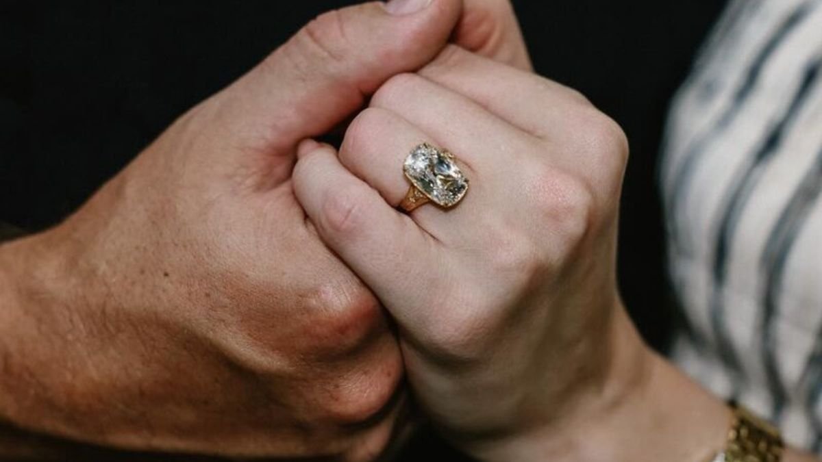 OMG! Esto cuesta el anillo de compromiso de Taylor Swift