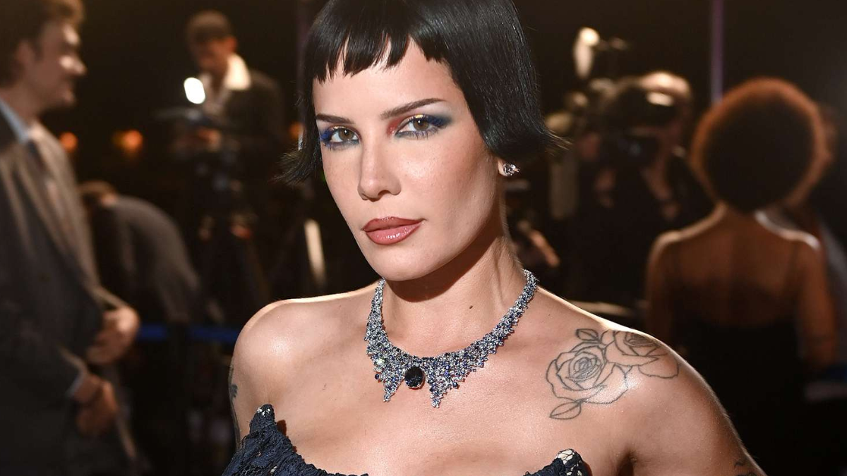 Halsey asegura que no le permiten sacar nuevo disco