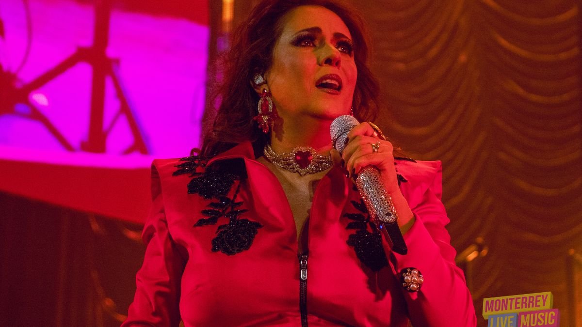Edith Márquez: Una Noche "Eterna e Inolvidable" en la Arena Monterrey