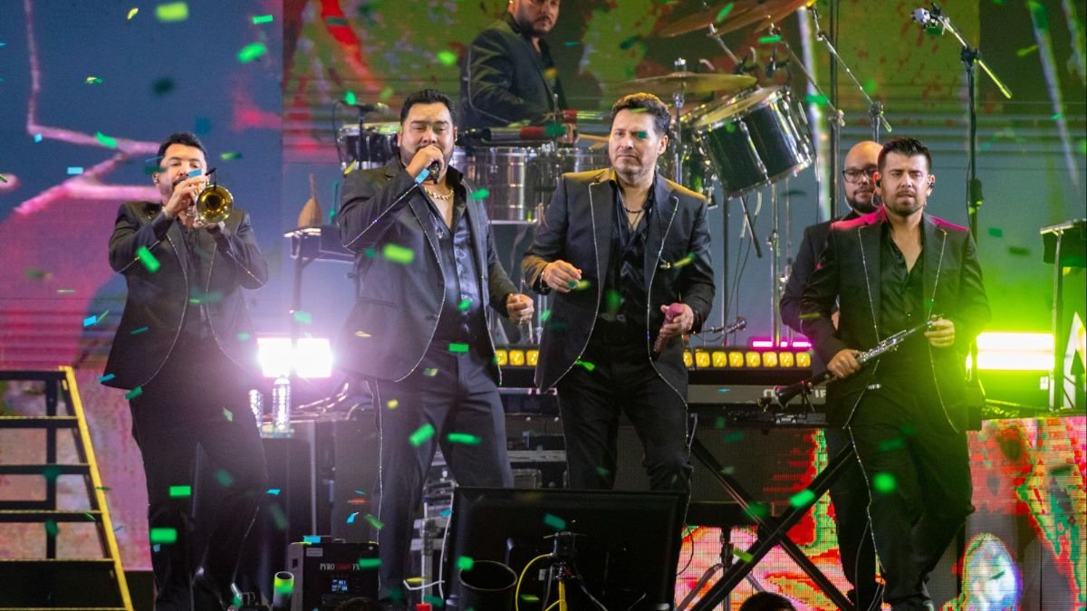 Banda MS pone a gozar y bailar a regios en la Arena Monterrey