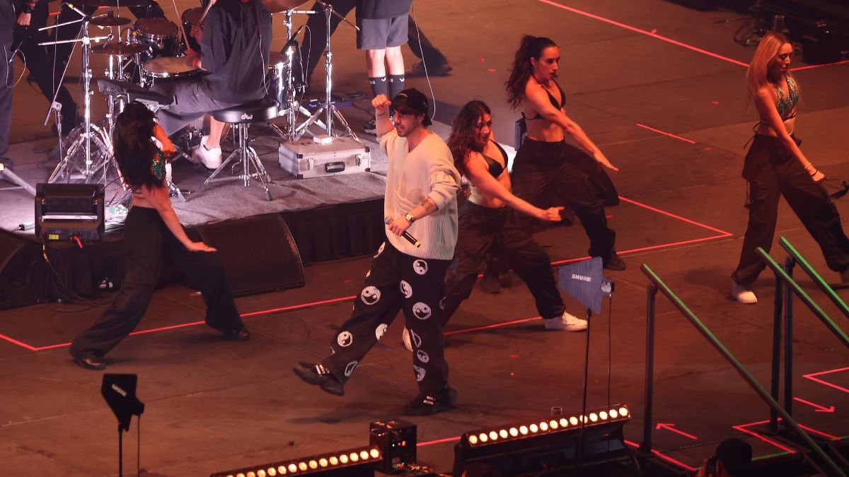 Fede Vigevani desata la emoción juvenil en Monterrey