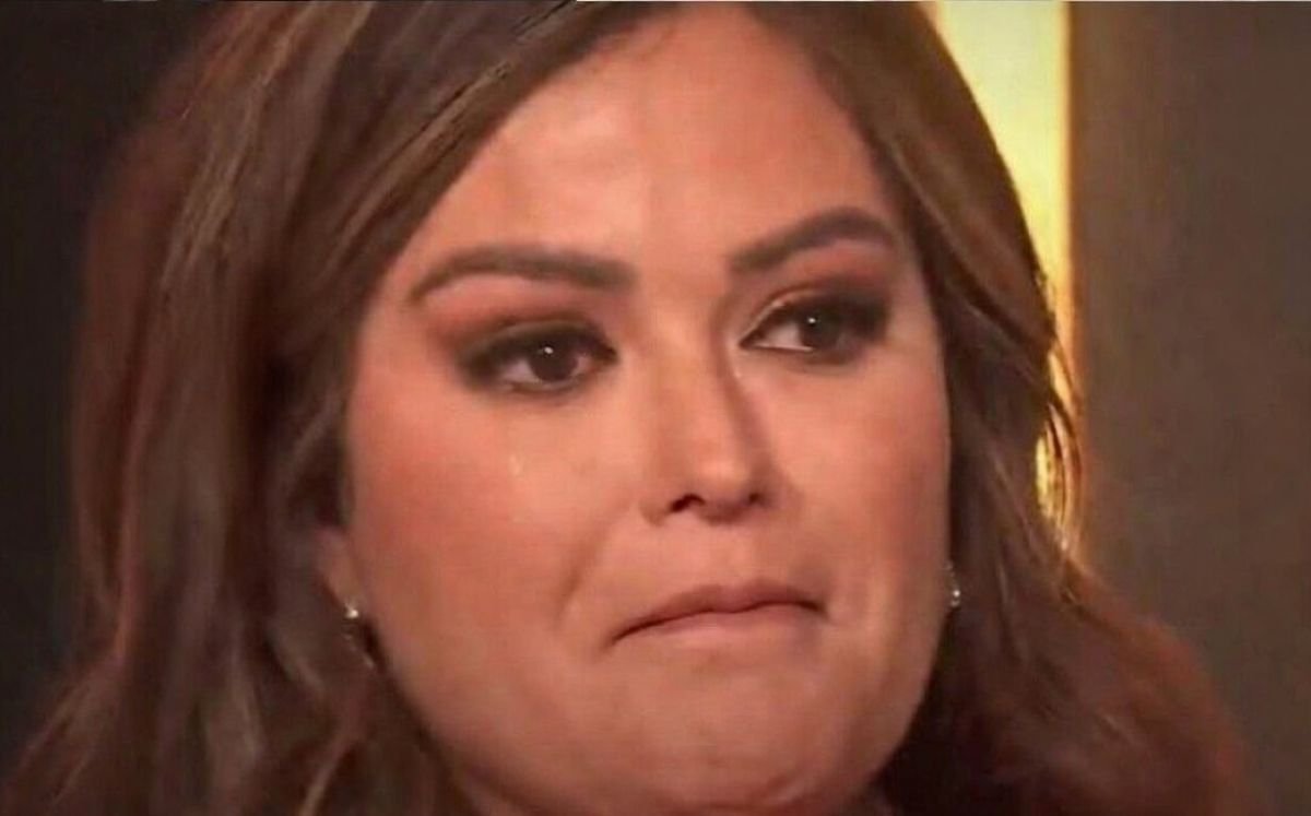 Mariana Echeverría compartió un conmovedor homenaje a su perrita Santa, dejando un mensaje profundo de amor.