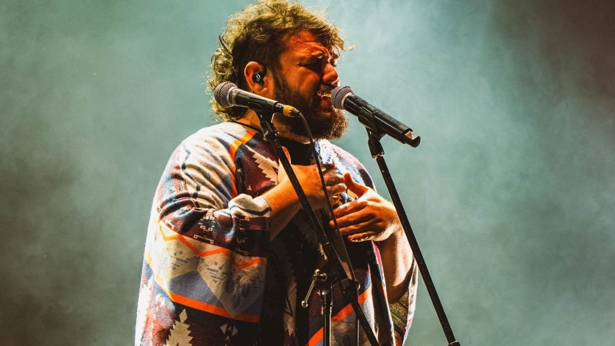 Porter arma ritual musical con regios