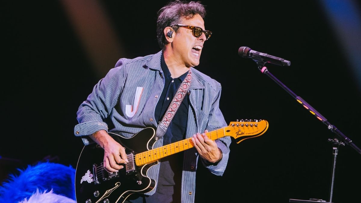 Jumbo llena de nostalgia a Monterrey con gran show