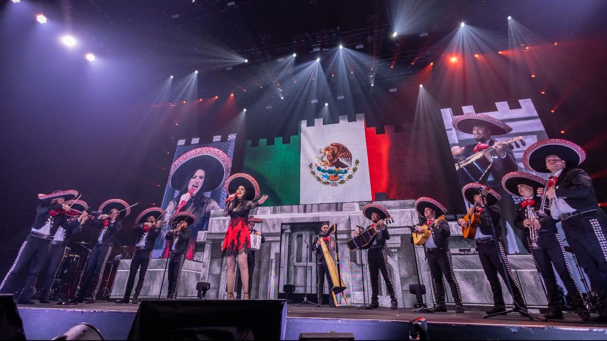 Laura Pausini trae su "Yo Canto" a Monterrey con show de primer nivel