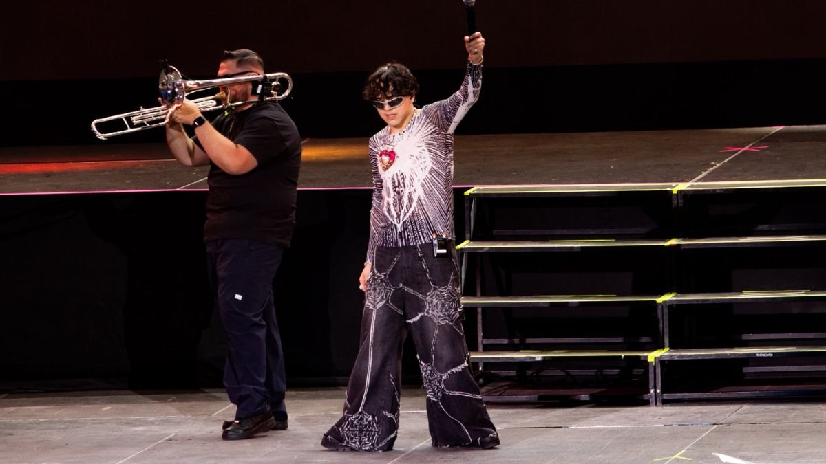 Xavi da explosivo show en el Auditorio Banamex