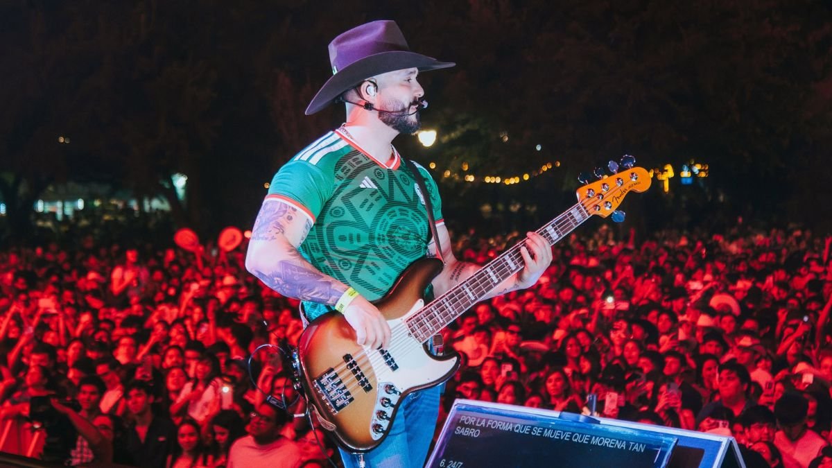 De Parranda prende con el "TRR TAC TAC" en el FIFA Fan Festival Monterrey
