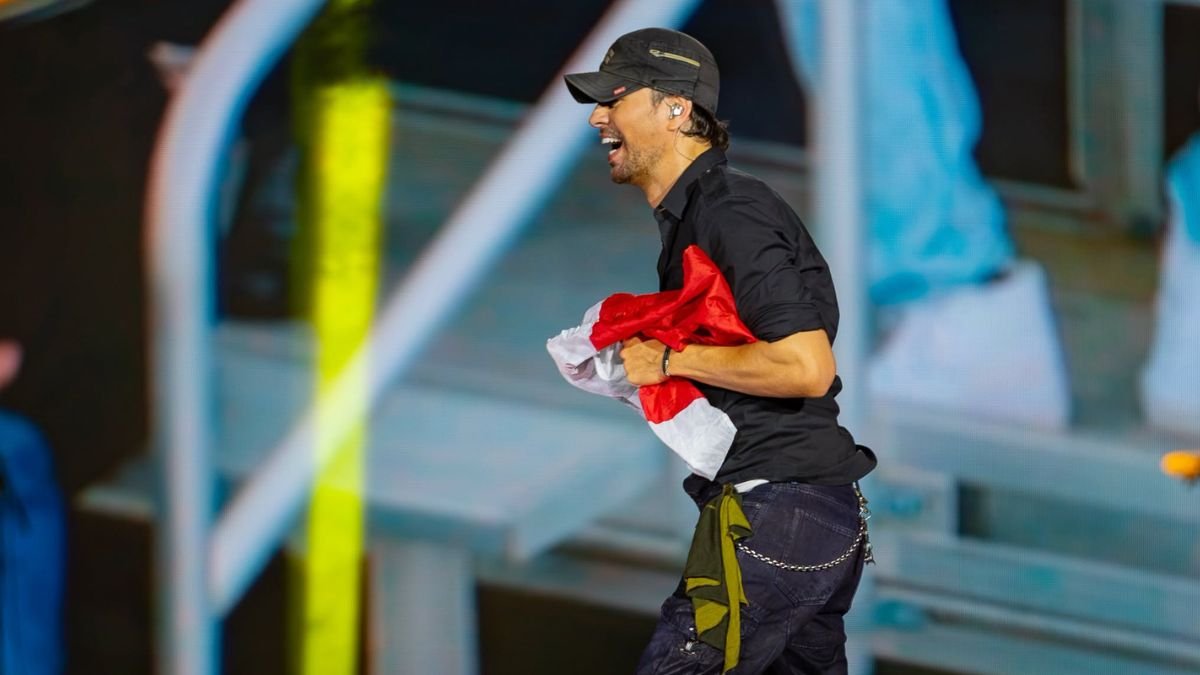 Histórico y pasional: Enrique Iglesias hace vibrar el FIFA Fan Fest Monterrey