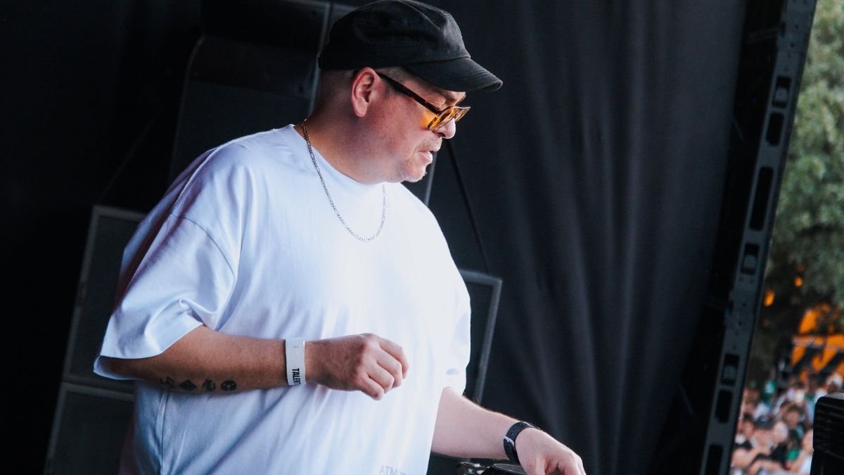 Toy Selectah arma fiestón en el FIFA Fan Festival Monterrey